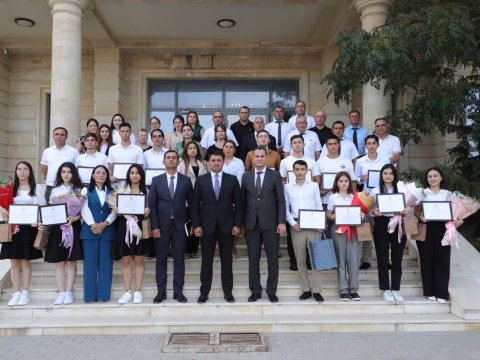 Neftçalanın icra başçısı yüksək bal toplayan məzunlarla görüşüb - FOTO