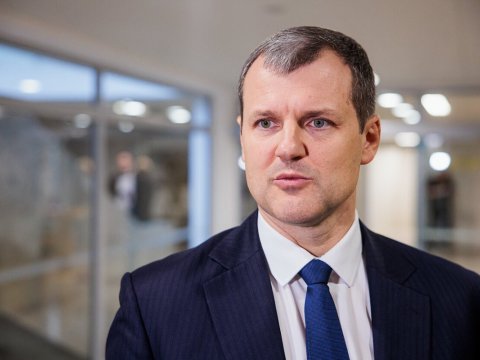 Baş nazir məzuniyyətdən qayıtdıqdan sonra istefa verdi