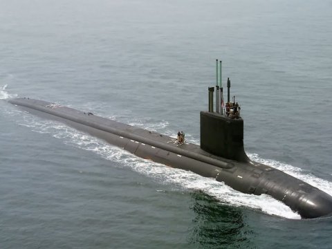 Tramp Medvedevin sözlərinə görə atom sualtı qayıqları göndərir