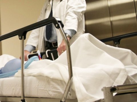 Qəzaya düşən yeniyetmə xəstəxanada öldü