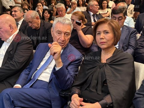 Keçmiş və indiki məmurlar Elçinlə vida mərasimində - FOTOREPORTAJ