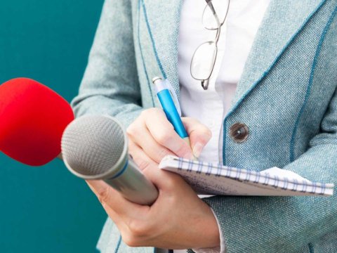 Jurnalist olmaq istəyən 1071 abituriyent qabiliyyət imtahanı verdi