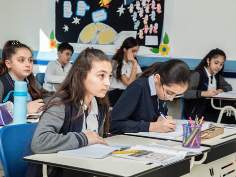 Məktəblər 12 illik olmalıdır, yoxsa inkişaf olmayacaq - EKSPERT