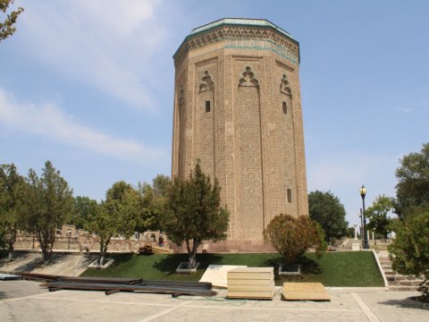 Möminə Xatun türbəsinin bərpasına başlanıldı - GÖRÜNTÜ