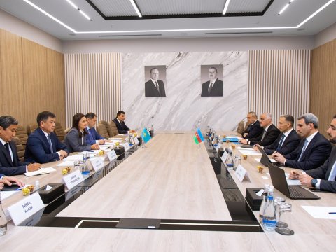 Rəşad Nəbiyev Talqat Aldıbergenov ilə görüşüb