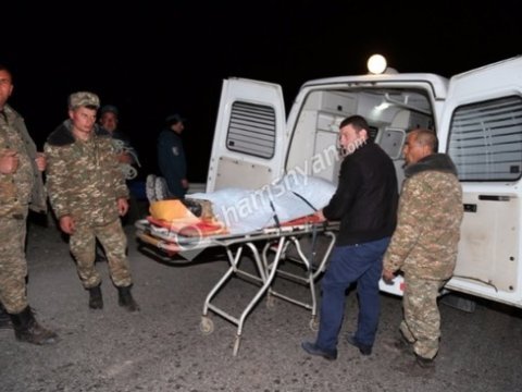 Ermənistan hərbçiləri qəzaya düşüb - 1 ölü, 6 yaralı