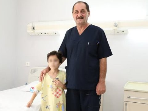 Azyaşlının mədəsindən saç kütləsi çıxarıldı