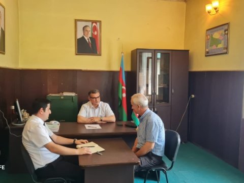 Deputat tətil vaxtı seçicilərlə görüşə getdi - FOTO