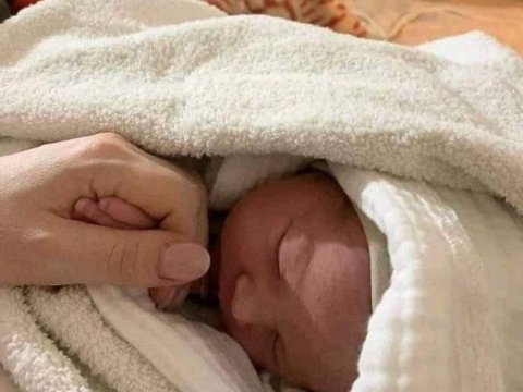 TƏBİB metroda doğulan körpə ilə bağlı məlumat yaydı