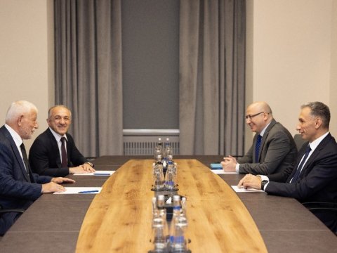 Rəşad&nbsp;Nəbiyev veteran cüdoçu ilə görüşdü