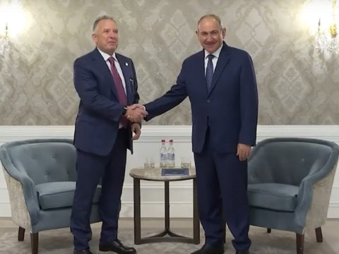 Paşinyan Trampın nümayəndəsi ilə görüşdü&nbsp;