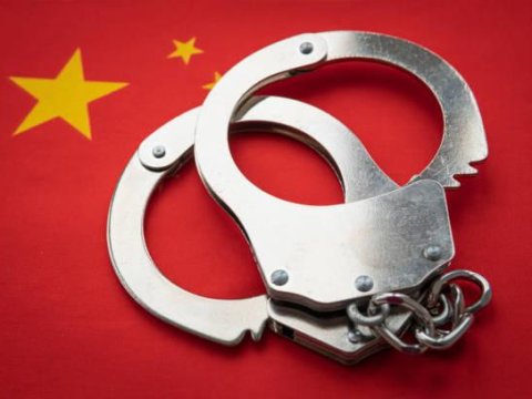 Çində yüksəkvəzifəli məmur SAXLANILDI