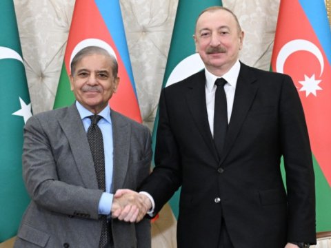 İlham Əliyev Şahbaz Şərifə zəng etdi