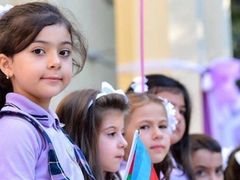 4000-dən çox şagird məktəbini dəyişmək istəyir