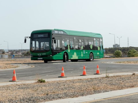 Avtobus idarə edəcək qadın sürücülər hazırlanır