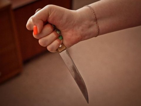 Bakıda dəhşət - Evə sərxoş gələn ərini yatdığı yerdə 9 dəfə bıçaqladı