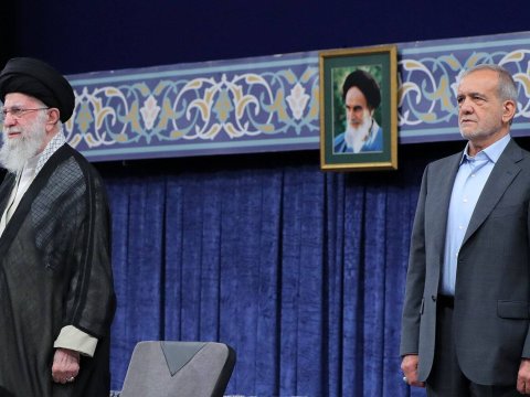 Pezeşkianla Xameneinin FƏRQİ