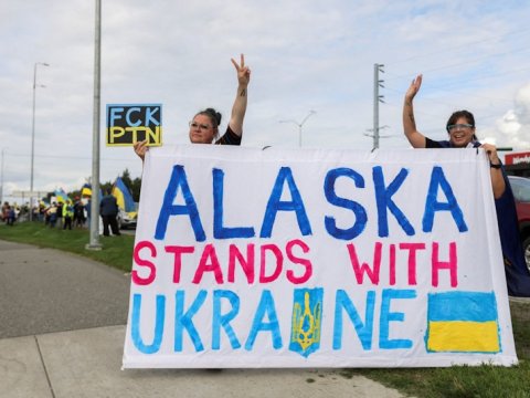 Putin-Tramp görüşündən əvvəl Alyaskada aksiya - FOTOLAR