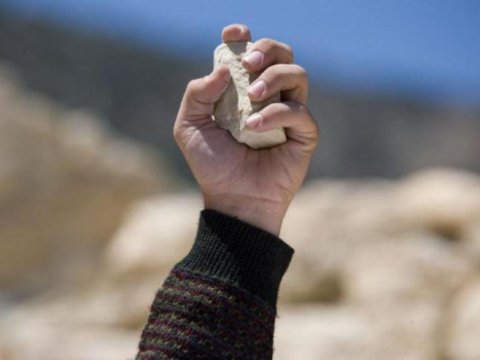 7 ayda qatarlara 29 dəfə daş atılıb