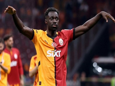 “Qalatasaray” Sançezlə müqavilənin müddətini uzatdı