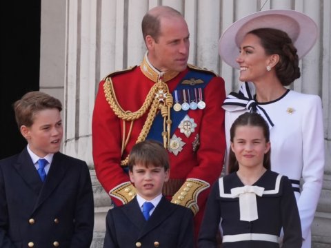 Uels şahzadəsi həyat yoldaşı ilə yeni evə köçür