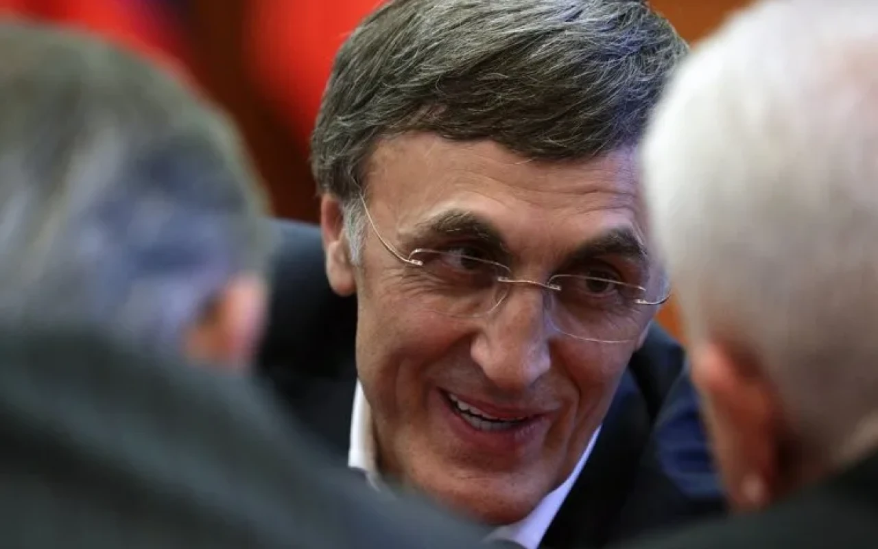 Maqomed Hacıyevə ittiham - Məxfi məlumatları Qərbə ötürürmüş