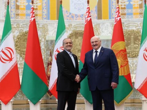 Pezeşkian Lukaşenko ilə görüşüb