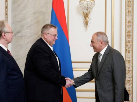 Overçuk Paşinyanla danışıq üçün İrəvandadır