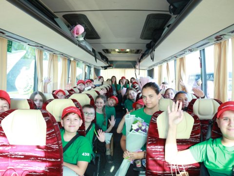 Daha 30 ukraynalı uşaq Azərbaycana gətirildi