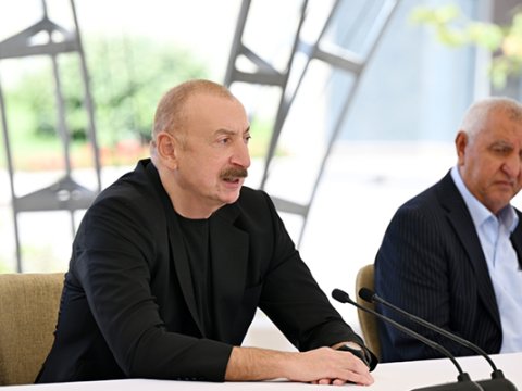 Şirin sözlərə aldanmamalıyıq, ayıq olmalıyıq - İlham Əliyev