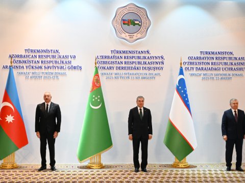 Üç ölkə lideri GÖRÜŞDÜ