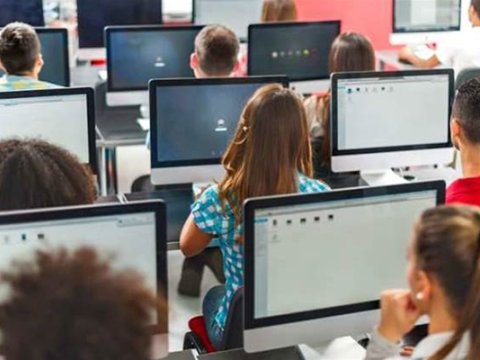 Bu ixtisasın keçid balında REKORD