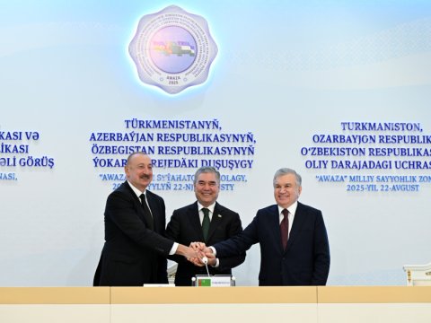 Liderlərin üçtərəfli görüşü yeni mərhələnin başlanğıcıdır