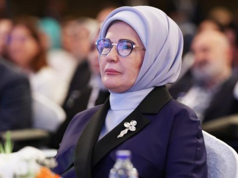 Əminə Ərdoğan Trampın xanımına məktub yazdı