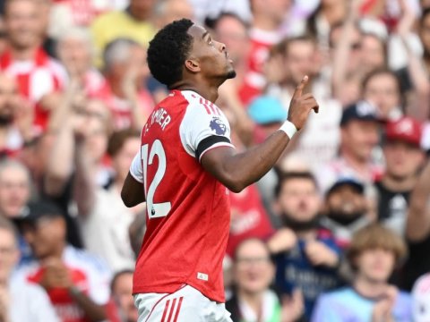 "Arsenal" darmadağınla üç xal qazandı