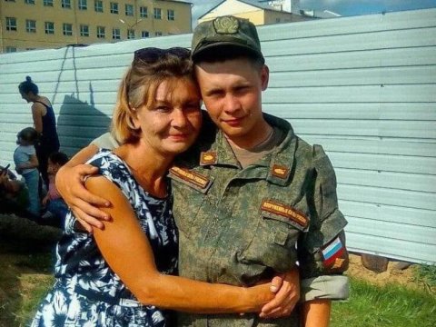 Rusiyada əsgər anasının ürəyi oğlunun məzarı başında partladı