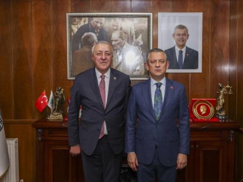 CHP-də daha bir qalmaqallı istefa