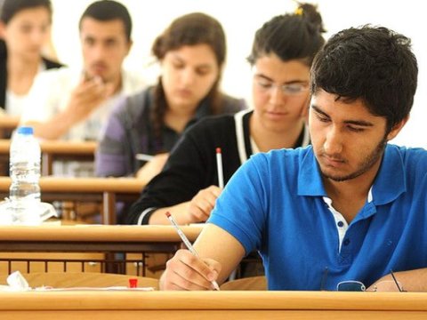 Fond ödənişli ixtisaslara qəbul olunan tələbələrə kömək TƏKLİF ETDİ