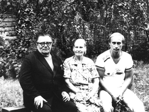 Родители Путина - “Я никогда не видел отца пьяным, а мать ни разу не ругалась” - ФОТО