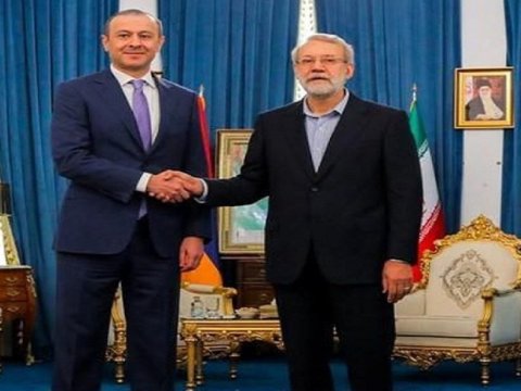 Qriqoryan İranda Laricani ilə görüşdü