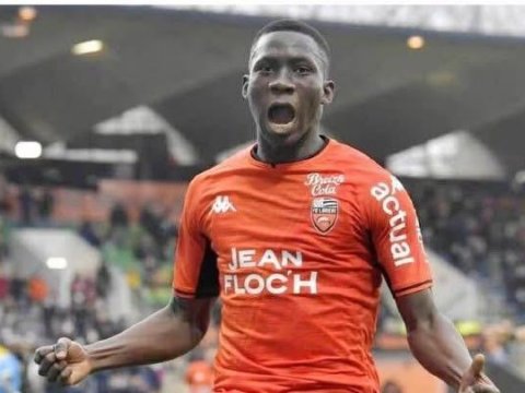 "Qarabağ" tarixinin ən bahalı transferi - Yeni oyunçu gəlir