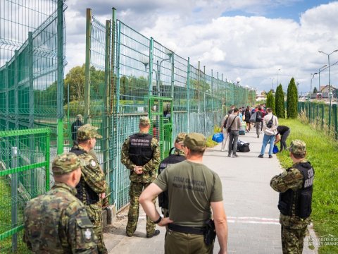 Polşa 15 ukraynalını deport etdi - SƏBƏB