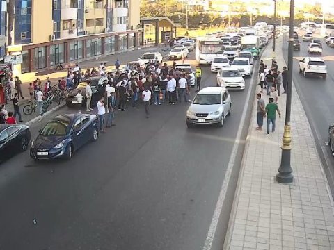 Maşın piyadanı vurdu: sıxlıq yarandı