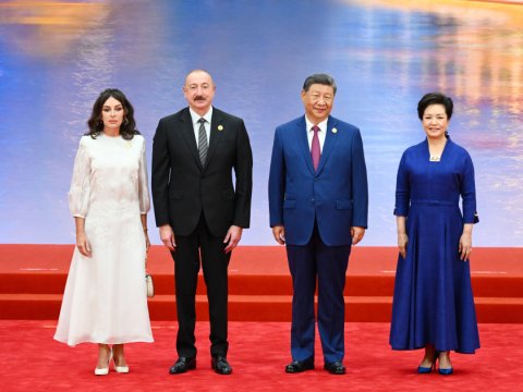 Çin lideri adından dövlət başçılarına ziyafət verilib