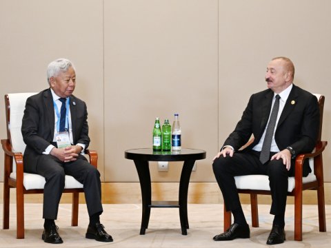 İlham Əliyev Asiya İnfrastruktur İnvestisiya Bankının prezidenti ilə görüşdü