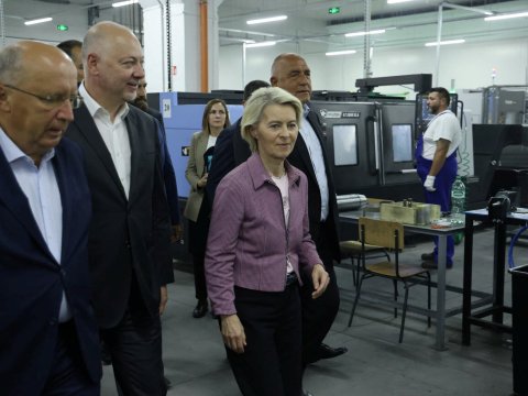 Rusiya Lyayenin təyyarəsinə müdaxilə etdi