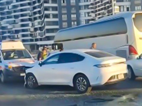 Bakı-Sumqayıt yolunda iki minik maşını toqquşdu