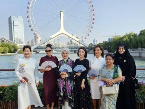 1-ci xanımların tədbirində İranı Pezeşkianın qızı təmsil etdi&nbsp;- FOTOLAR