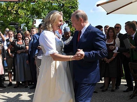 Putinlə rəqs edən sabiq nazir: Mənə "rus donuzu" deyirdilər