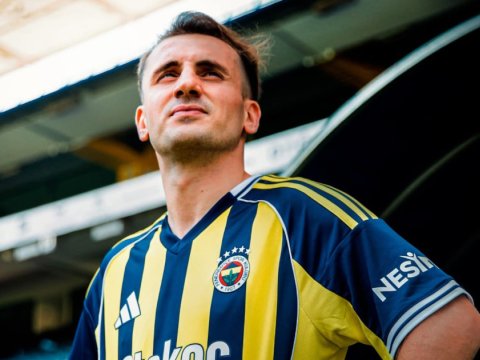 Kərəm Aktürkoğlu rəsmən "Fənərbağça"da